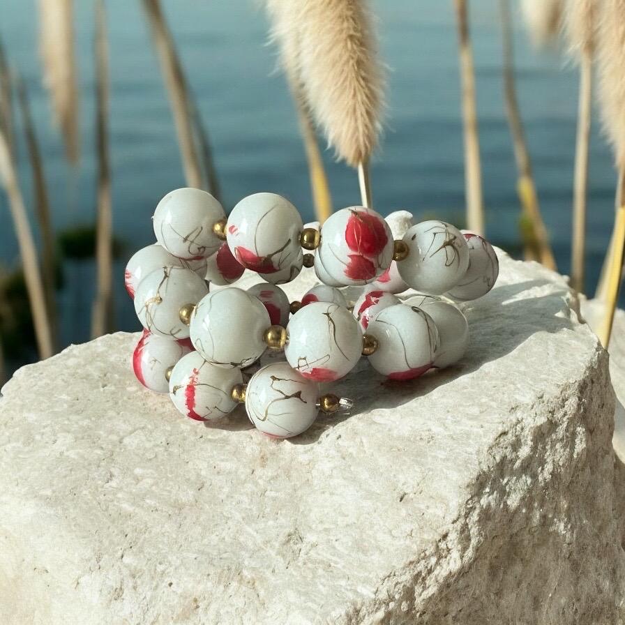 Bold Red & White Marbled Bead Stretch Bracelet with Gold Accents