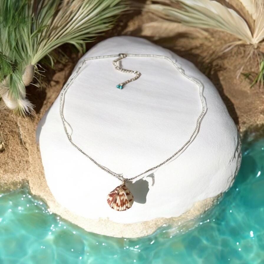 Shoreline Muse Shell Necklace