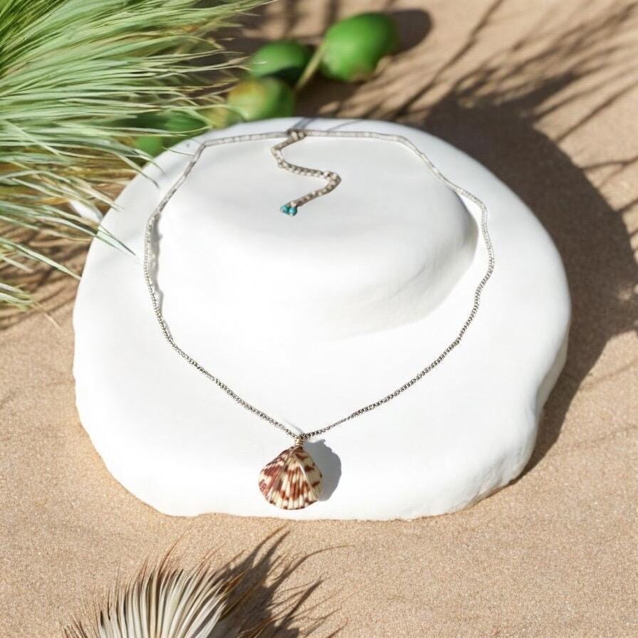 Shoreline Muse Shell Necklace