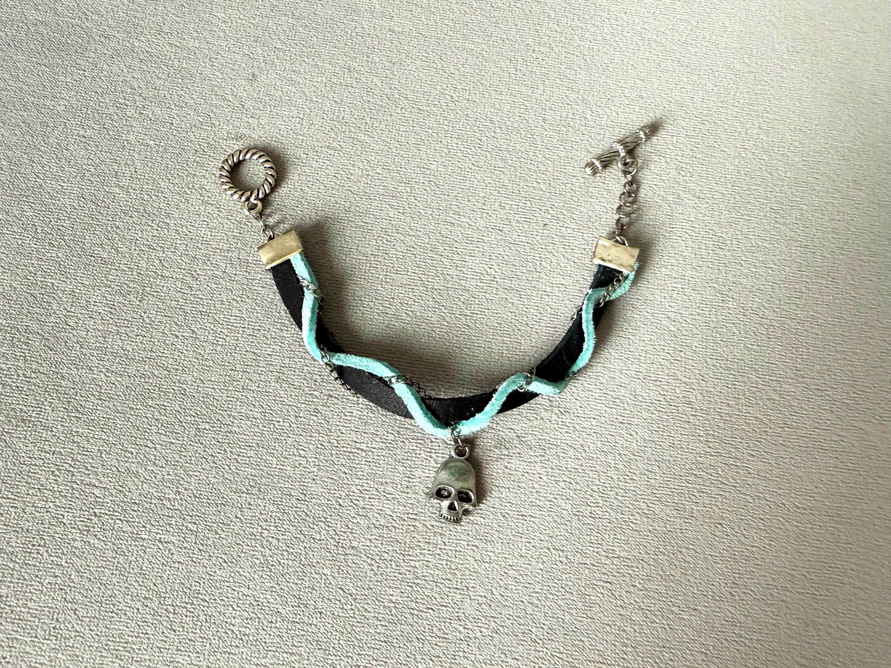Venom Kiss Skull Bracelet