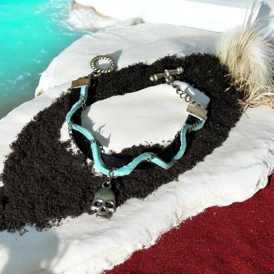 Venom Kiss Skull Bracelet