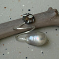 Silver Hammered Cabo Shell and Pearl Ring