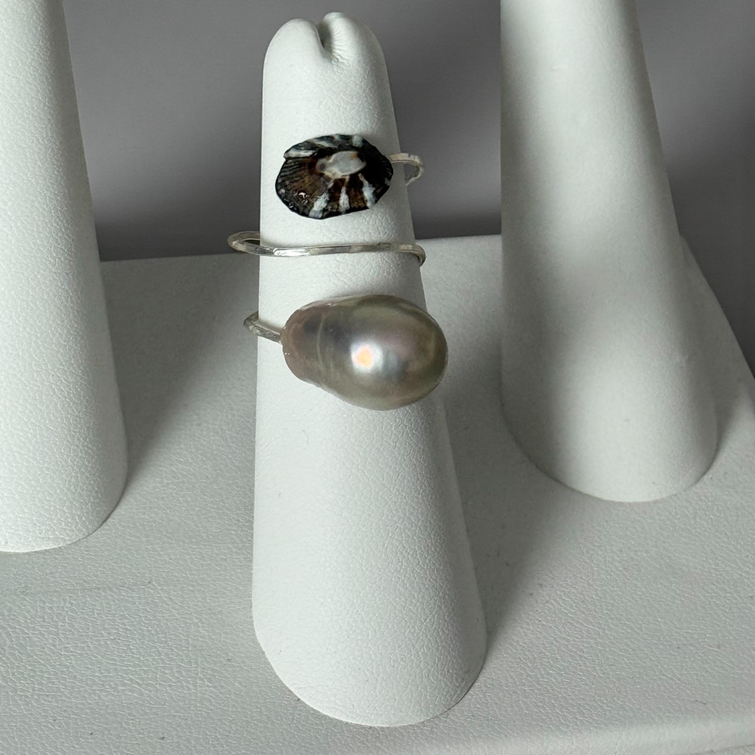 Silver Hammered Cabo Shell and Pearl Ring