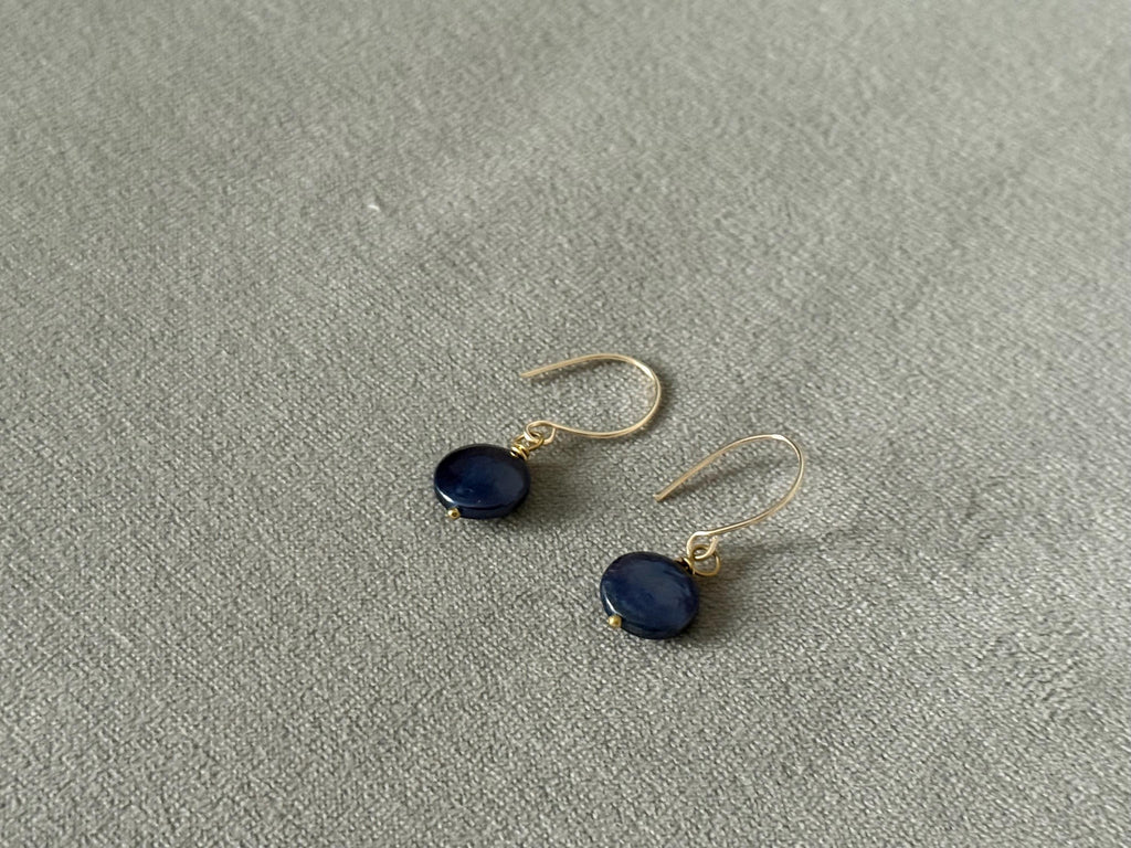 Midnight Current Pearl Earrings