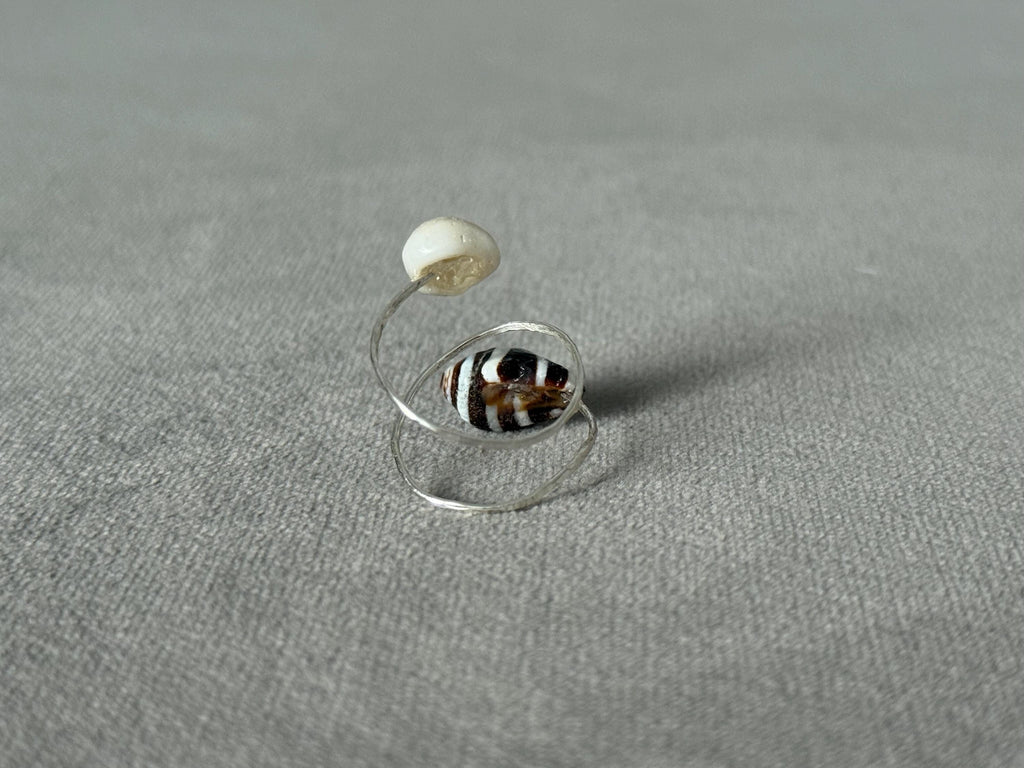 Monochrome Hammered Shell Ring