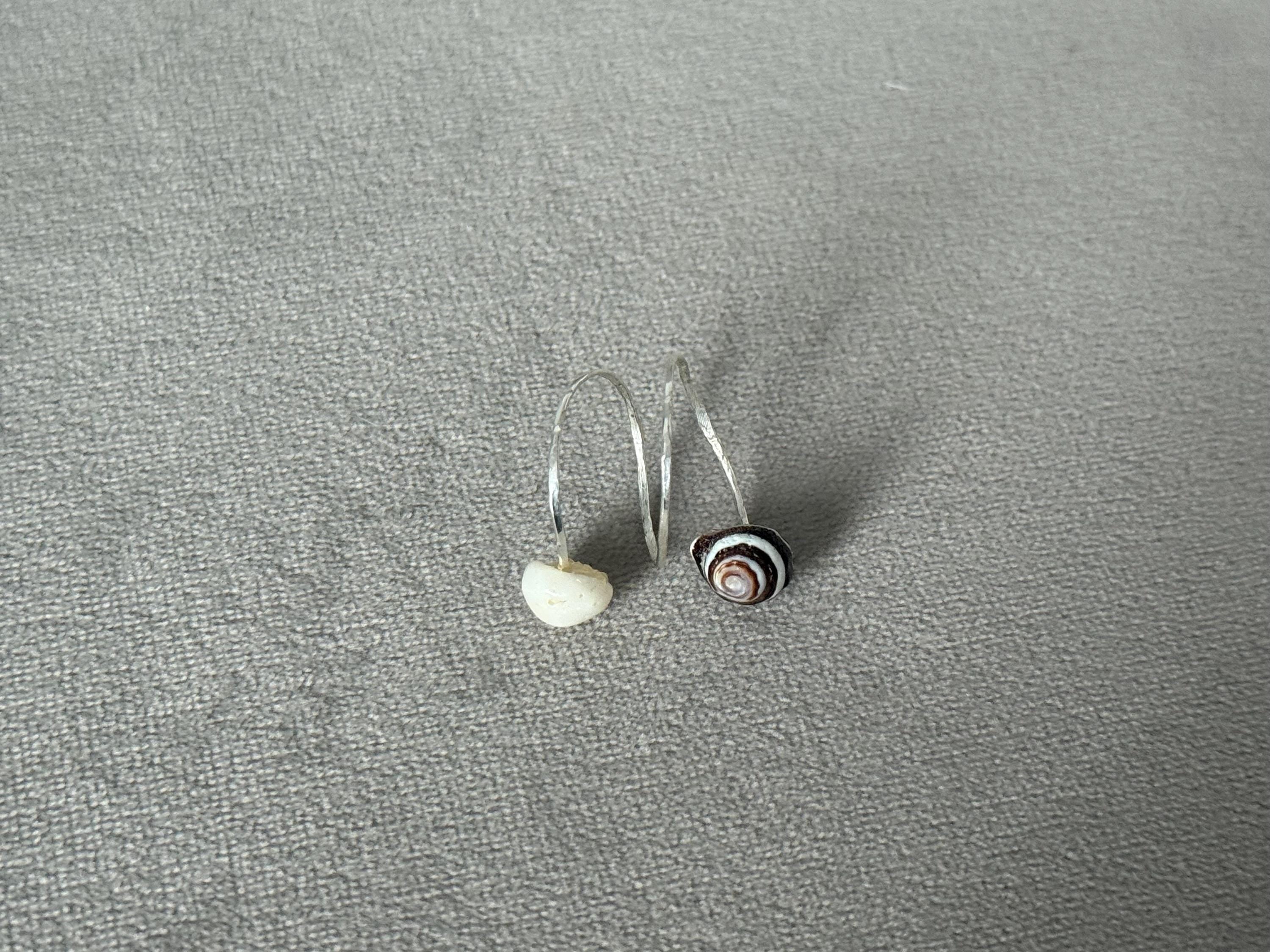 Monochrome Hammered Shell Ring