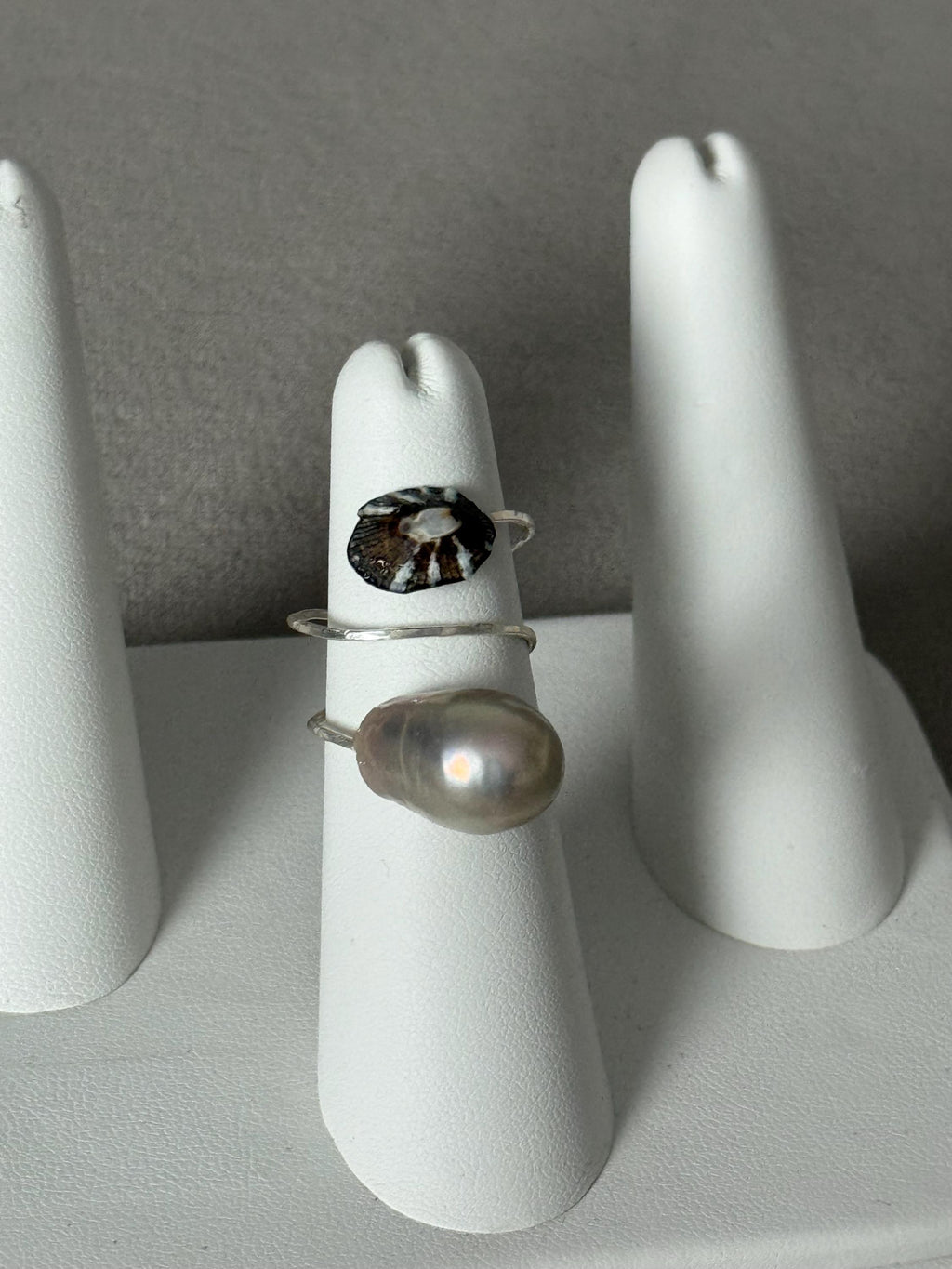 Silver Hammered Cabo Shell and Pearl Ring
