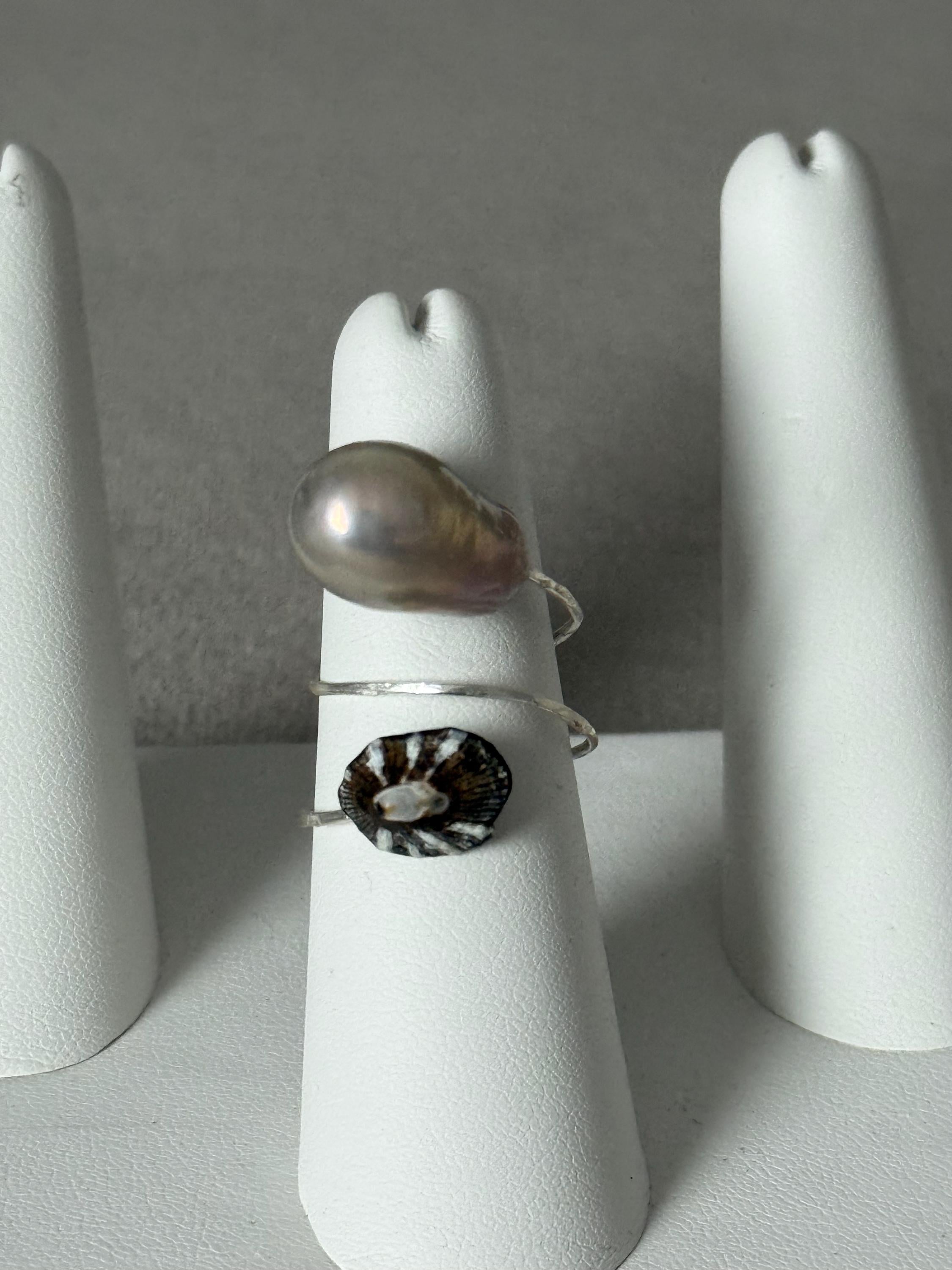 Silver Hammered Cabo Shell and Pearl Ring