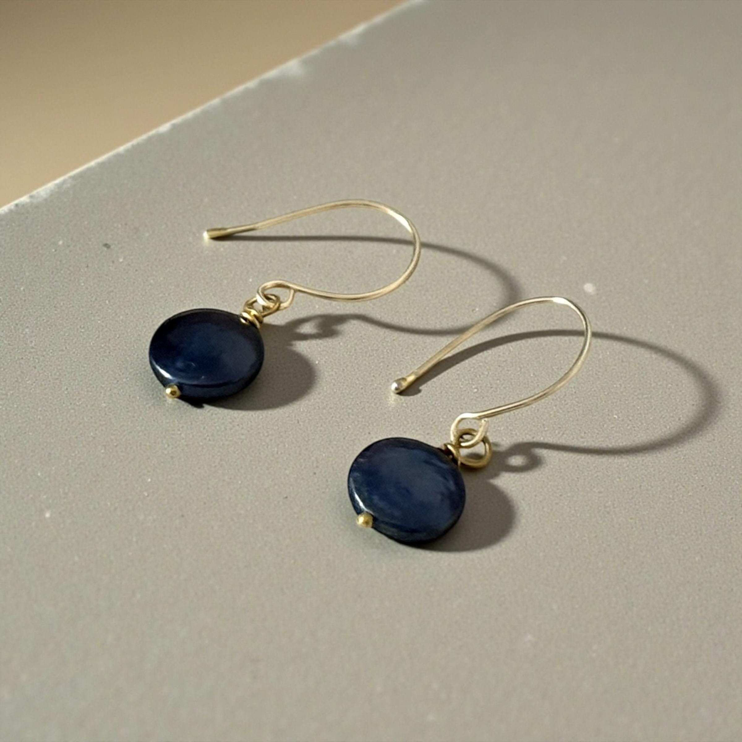 Midnight Current Pearl Earrings