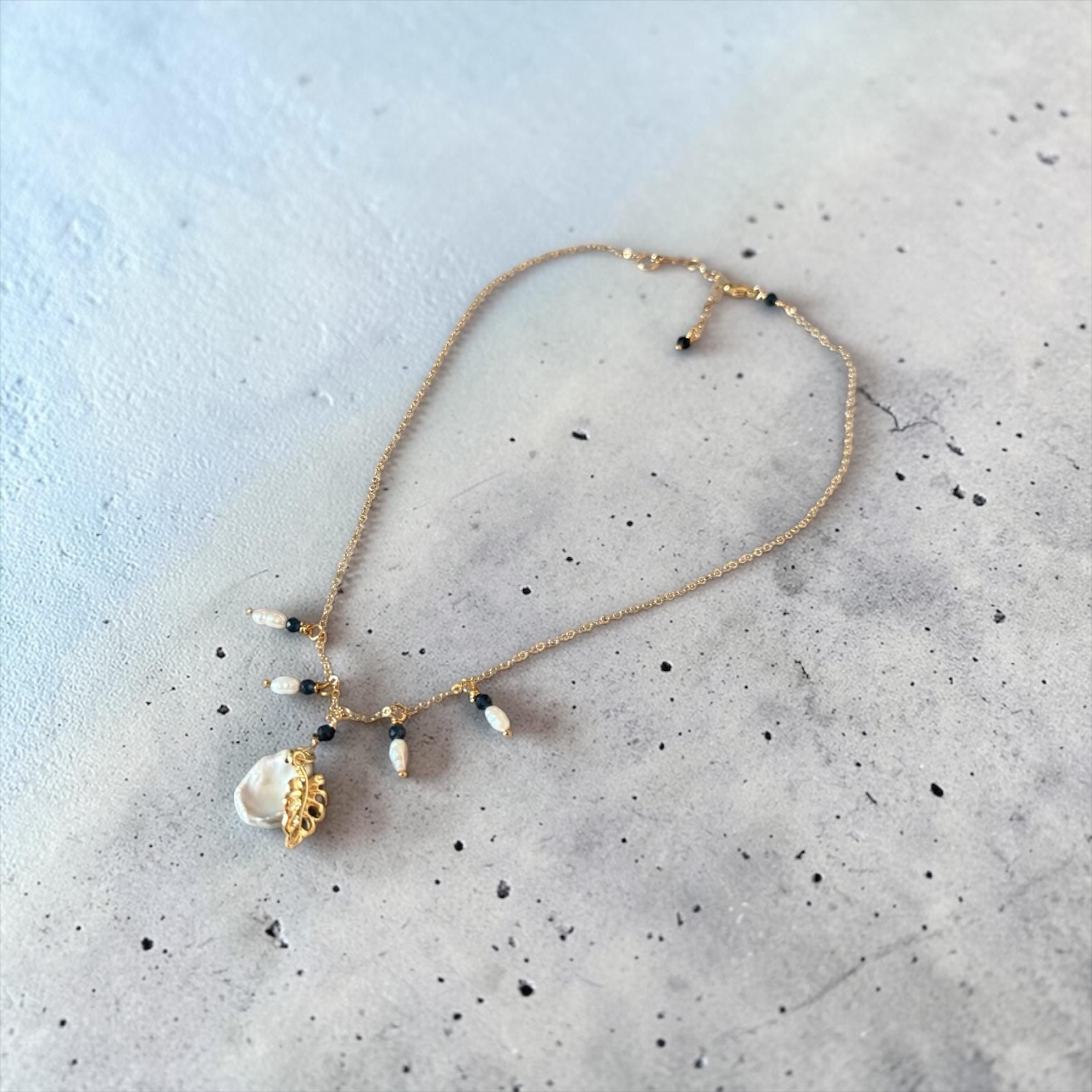 Midnight Saphire Pearl Necklace
