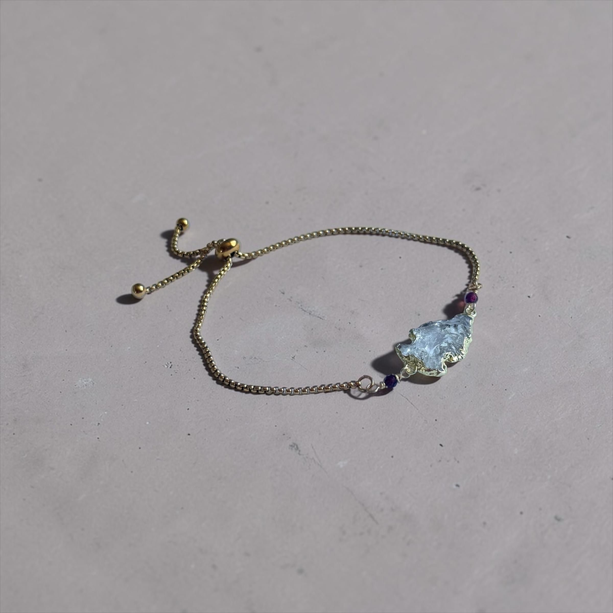 Golden Apex Quartz Bolo Bracelet — Ruby Pulse Edition