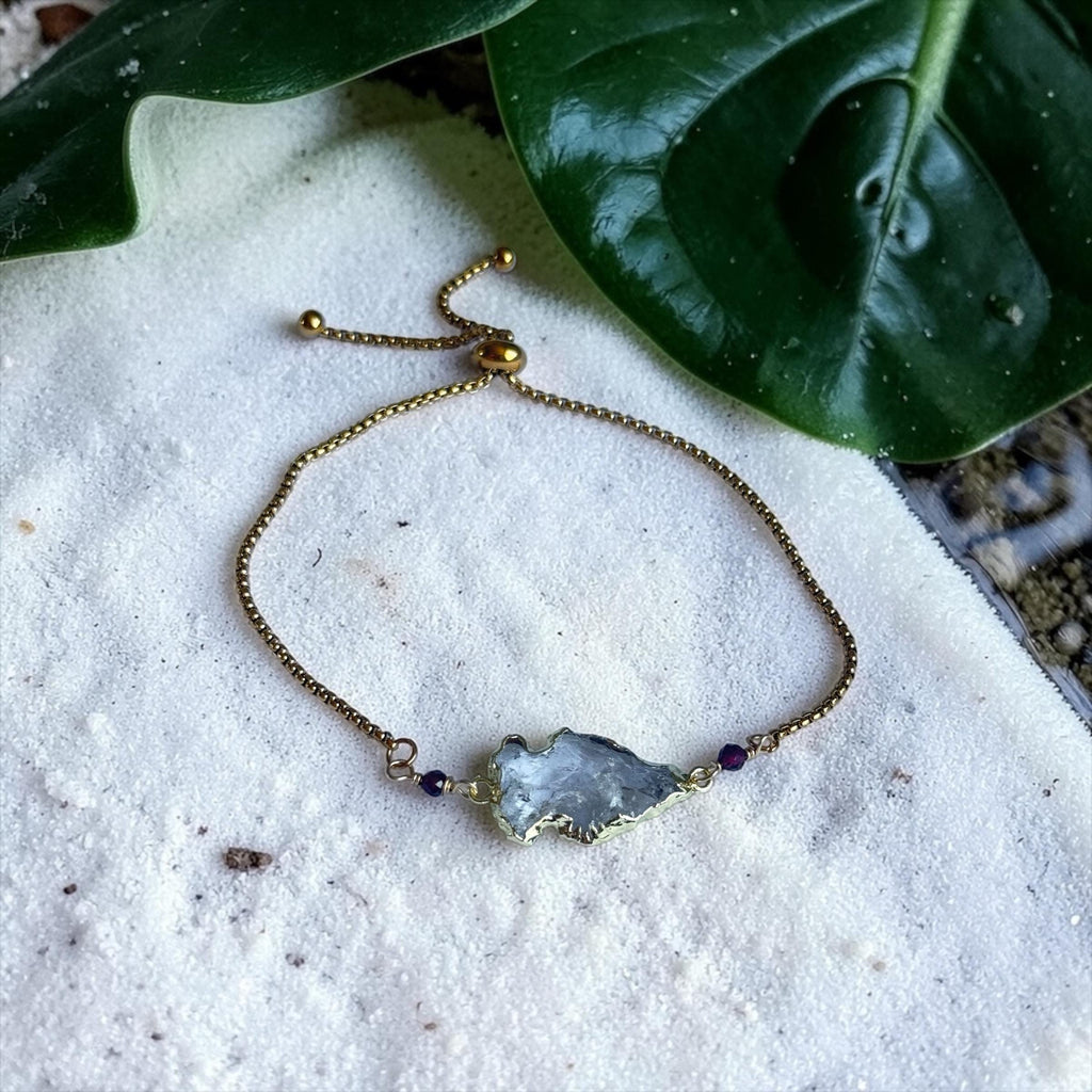 Golden Apex Quartz Bolo Bracelet — Ruby Pulse Edition