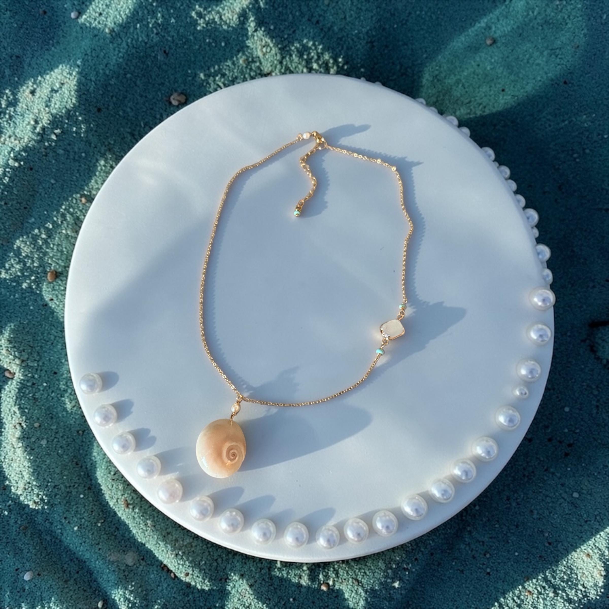 Golden Tide Relic Shell Necklace
