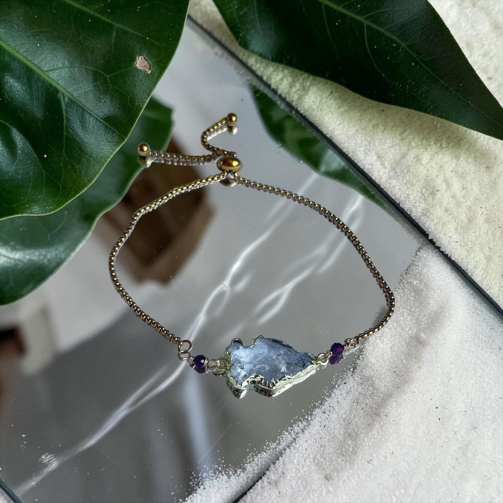 Golden Apex Quartz Bolo Bracelet — Ruby Pulse Edition