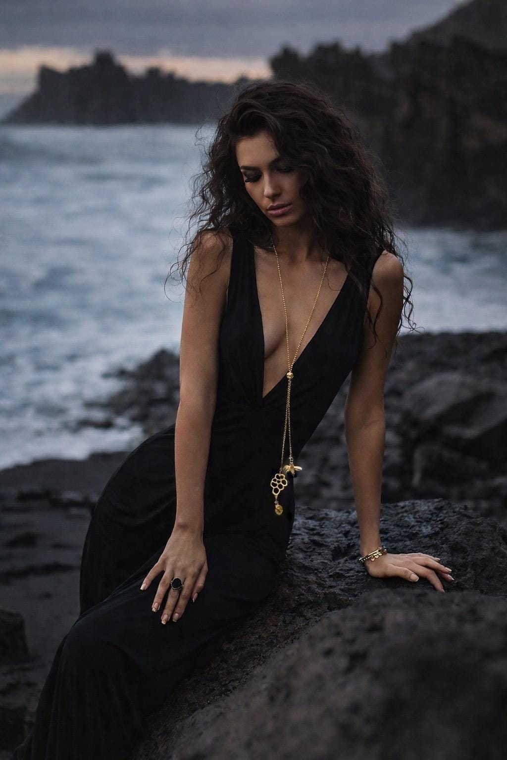 Queen’s Nectar Lariat Slider Necklace
