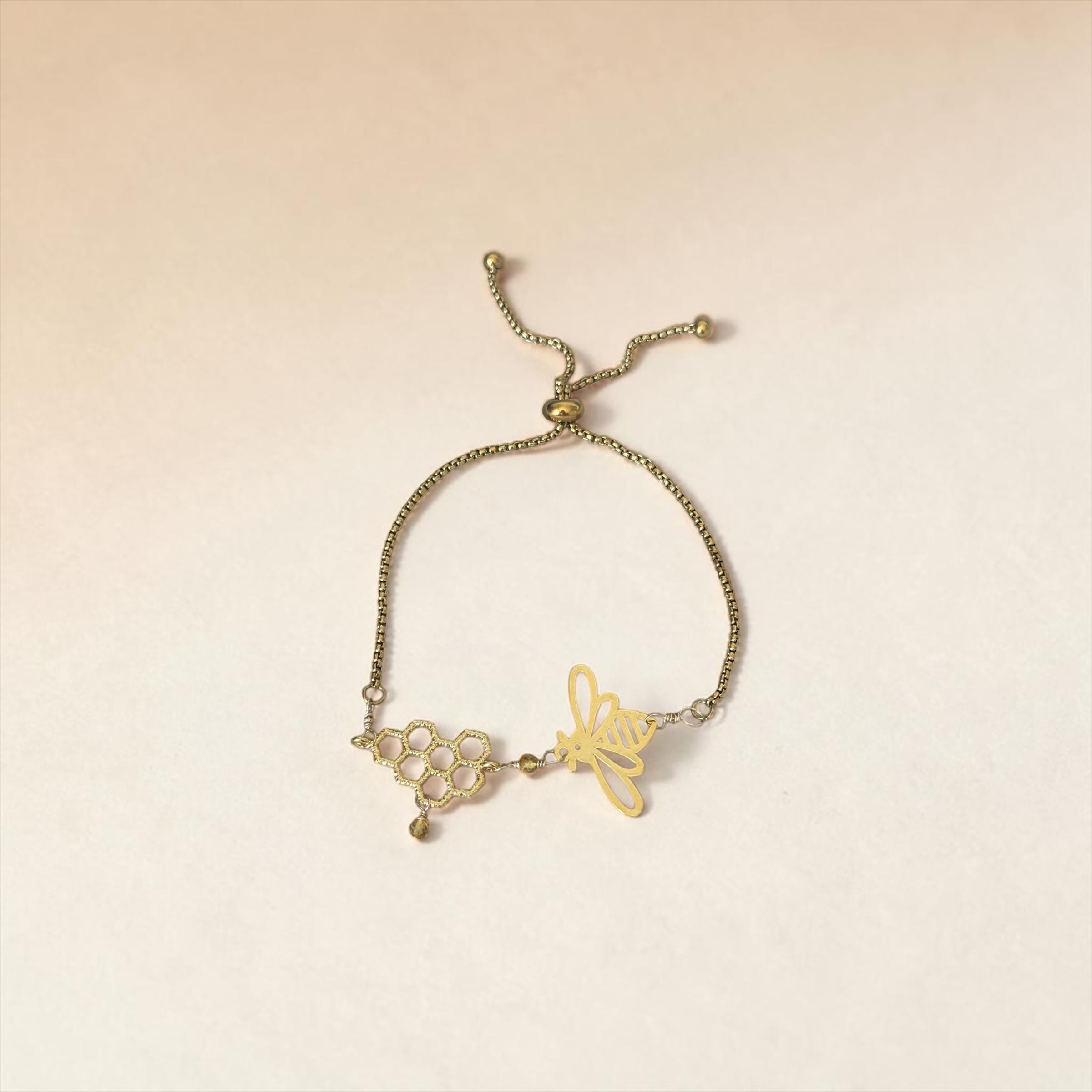 Queen’s Necture Bolo Bracelet