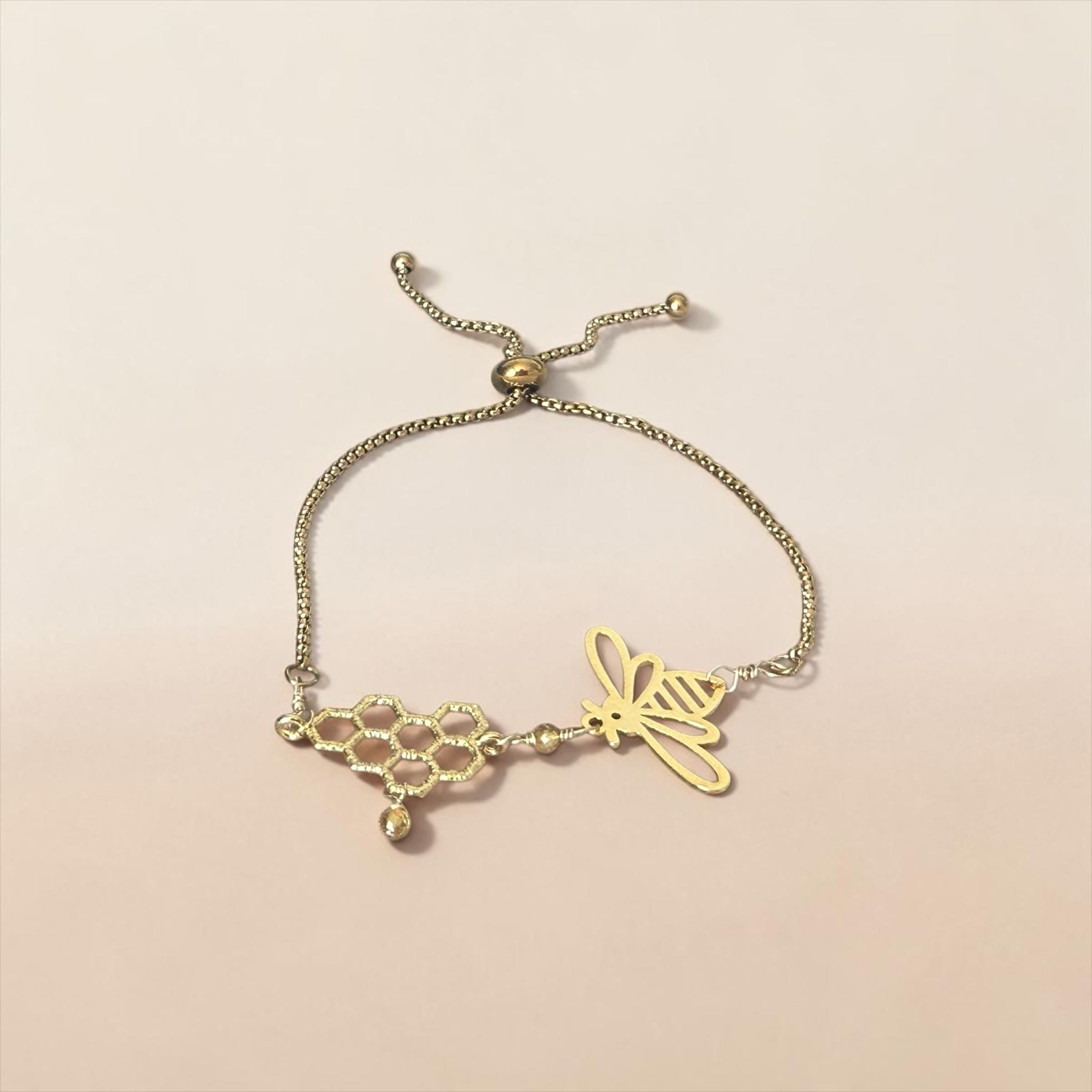 Queen’s Necture Bolo Bracelet