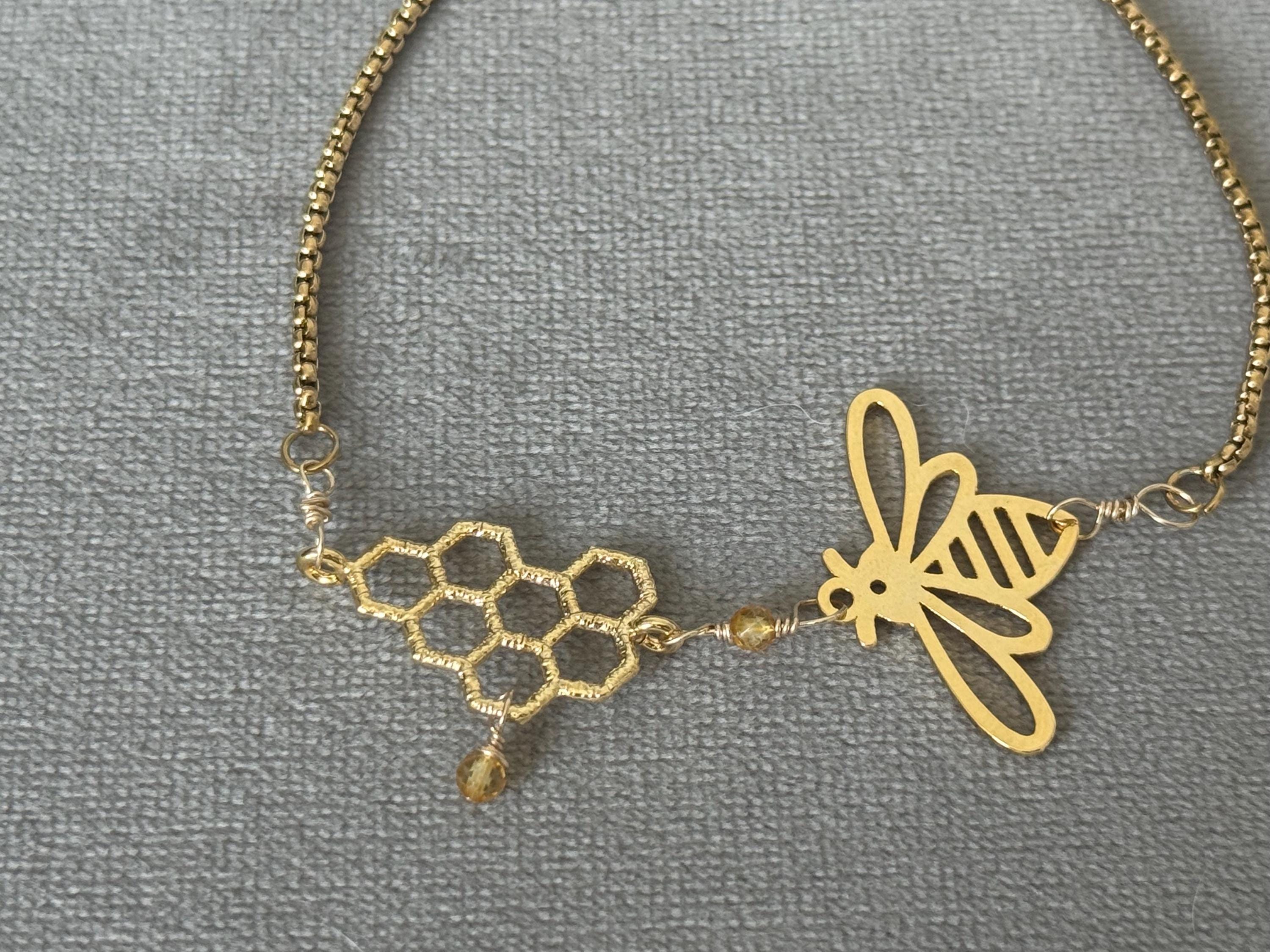 Queen’s Necture Bolo Bracelet