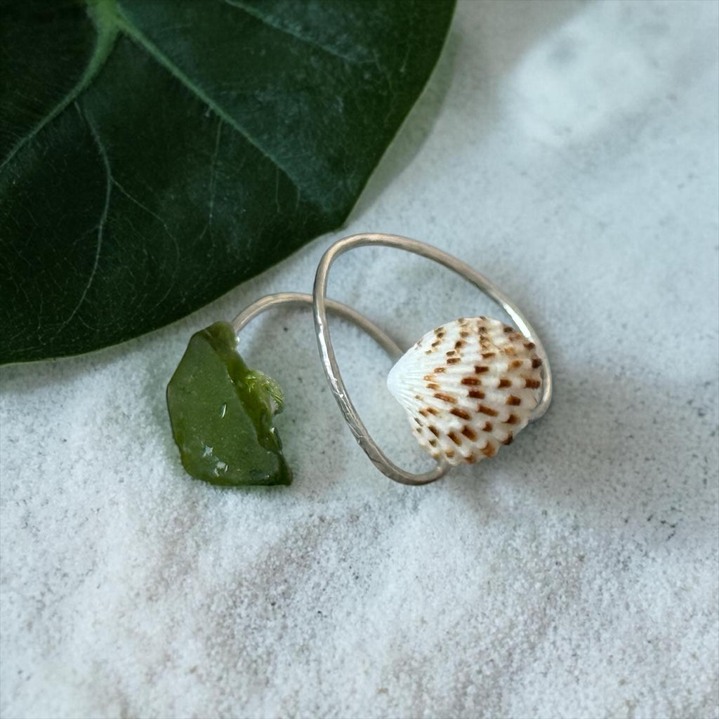Emerald Tide Hammered Duality Ring