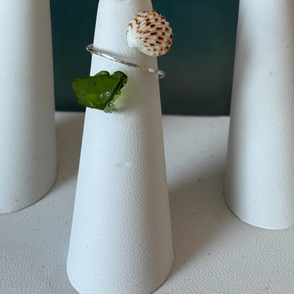 Emerald Tide Hammered Duality Ring