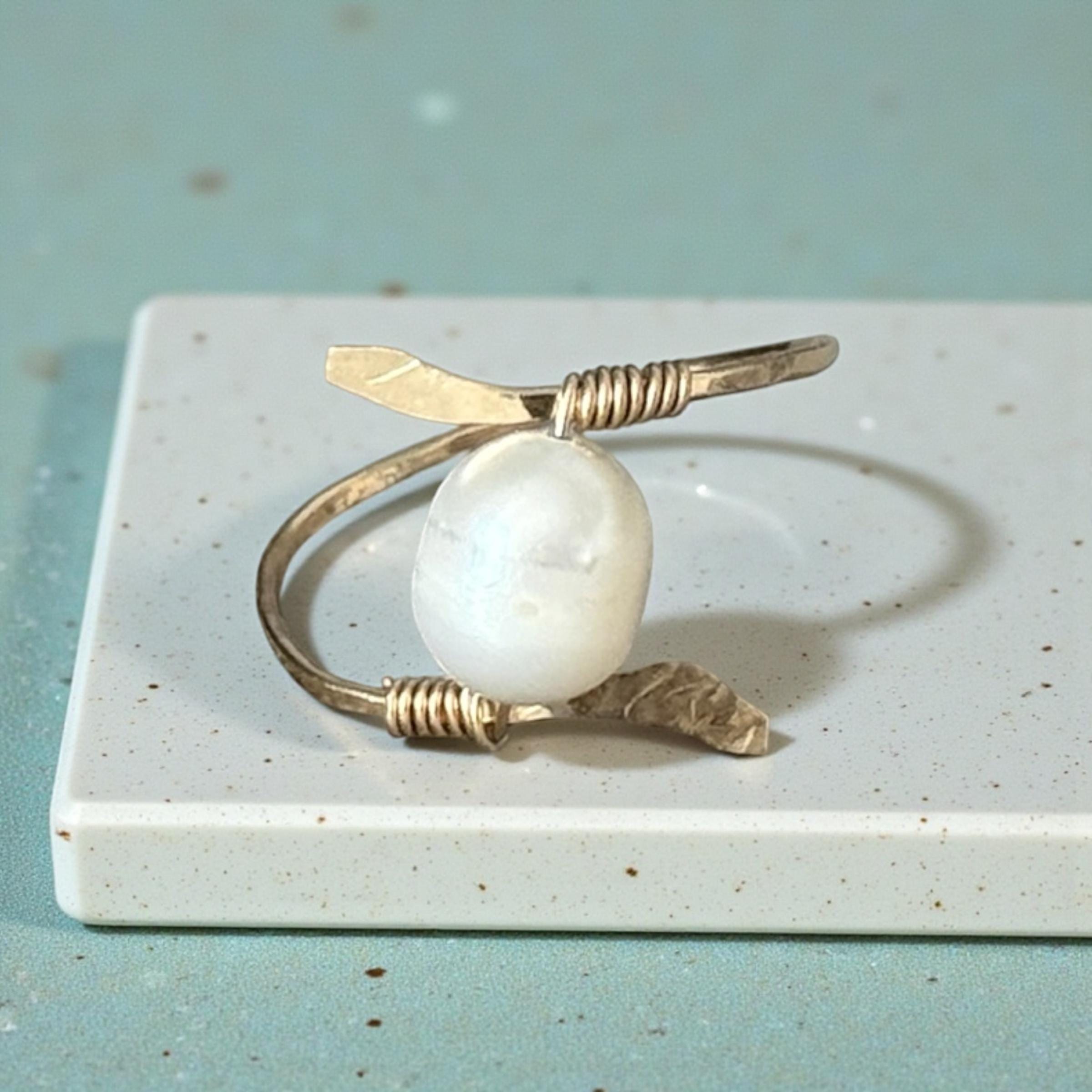 Ivory Tension Pearl Ring