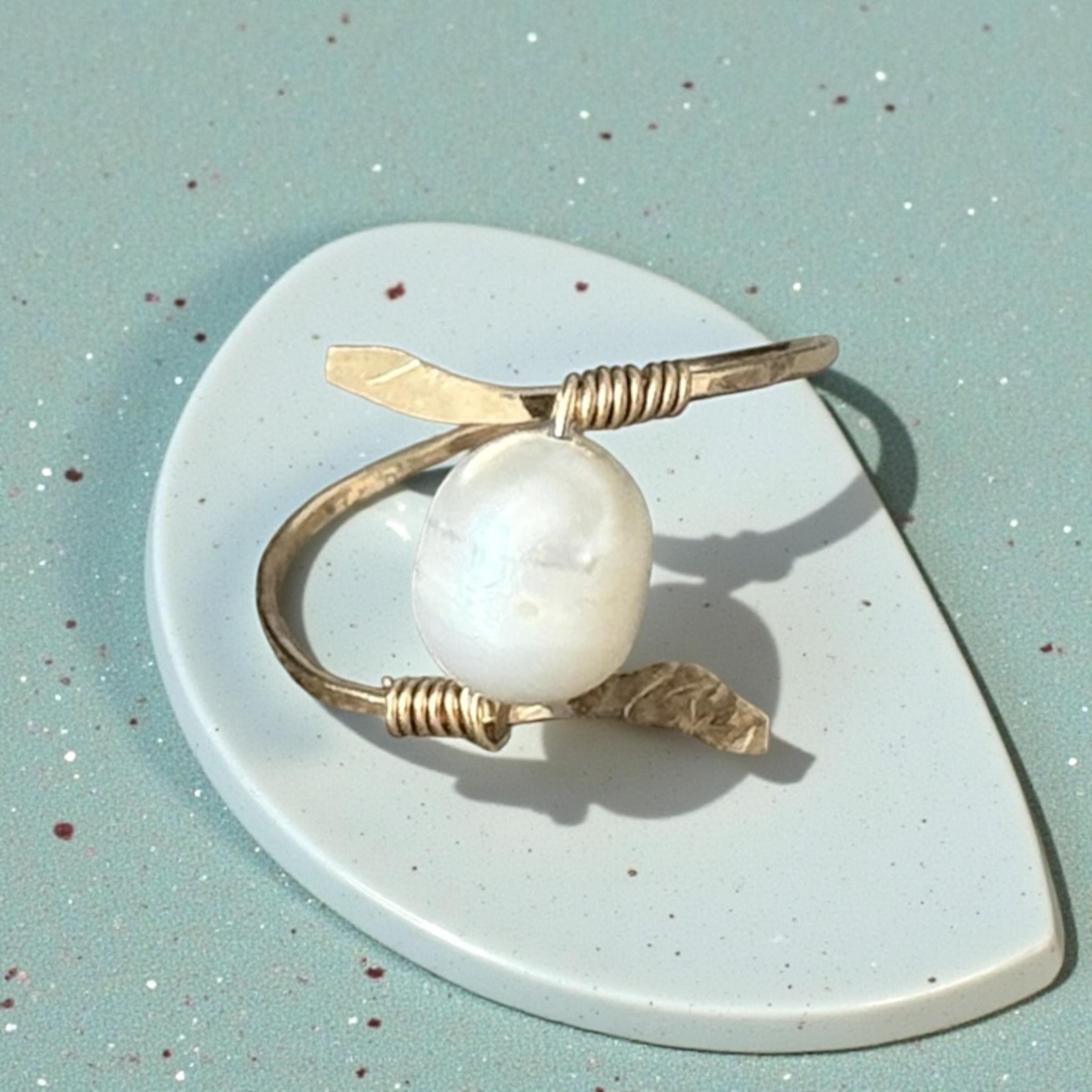 Ivory Tension Pearl Ring