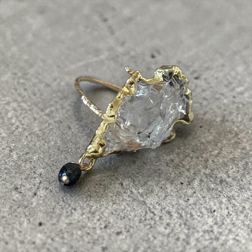 Obsidian Tide Hammered Quartz Ring