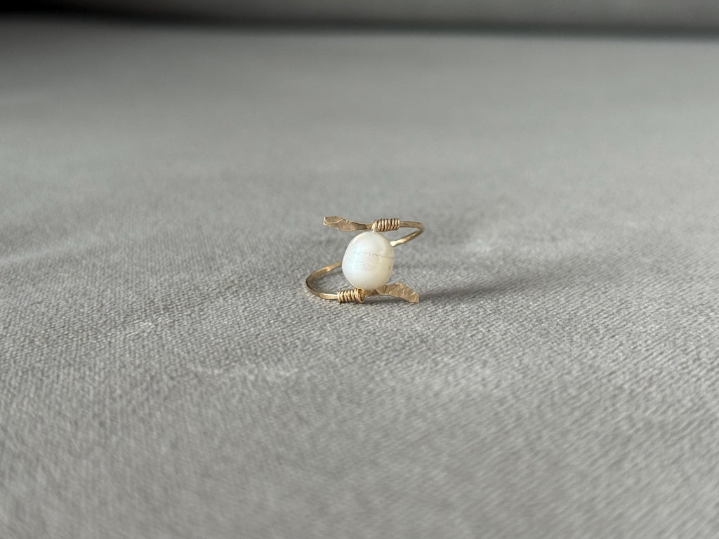 Ivory Tension Pearl Ring