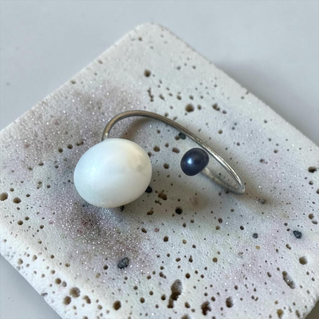 Midnight Pearl Orbit Ring