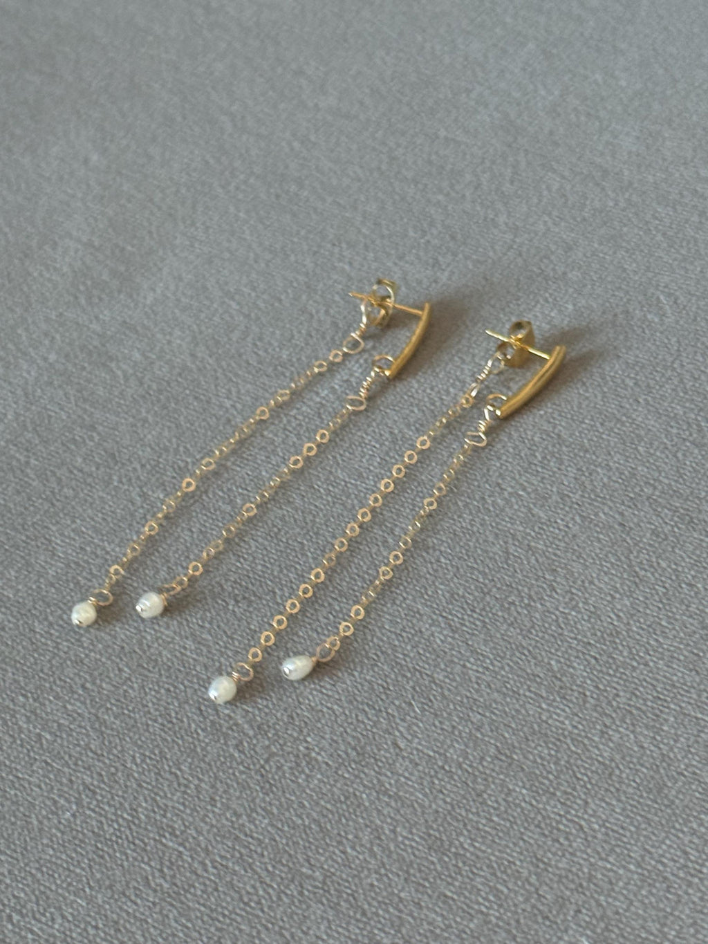 Pearl & Golden Thread Earrings