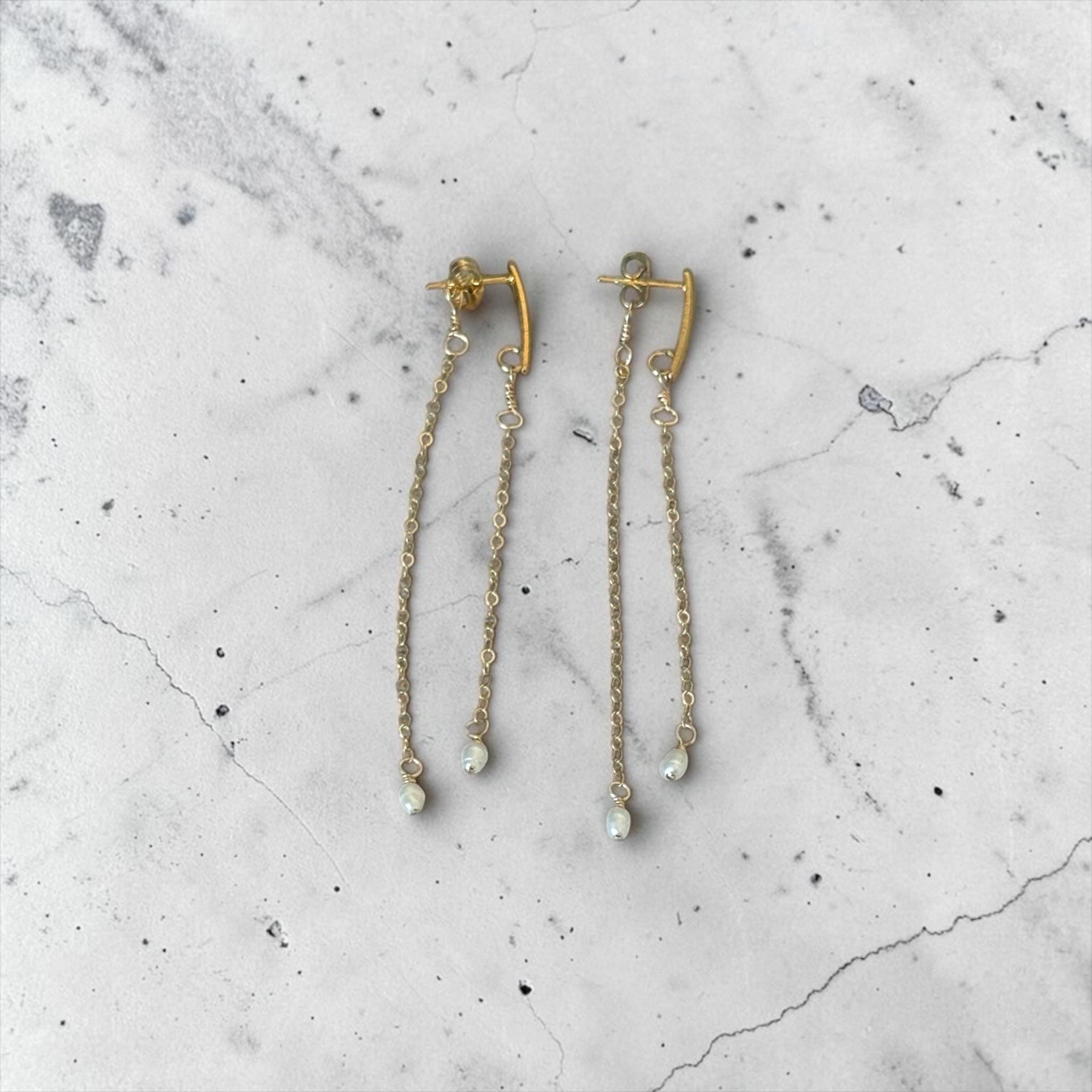 Pearl & Golden Thread Earrings