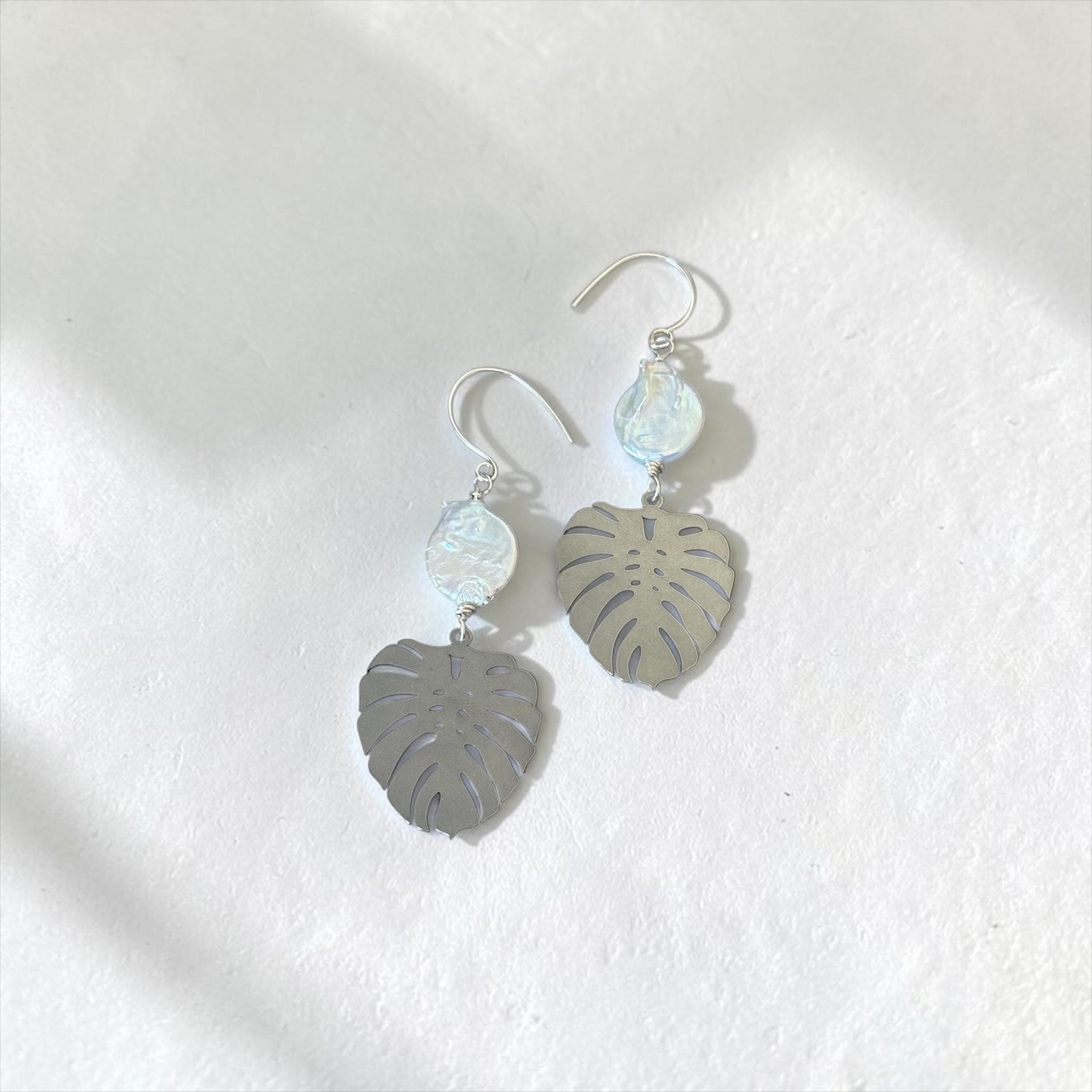 Silver Tropic Pearl Earrings