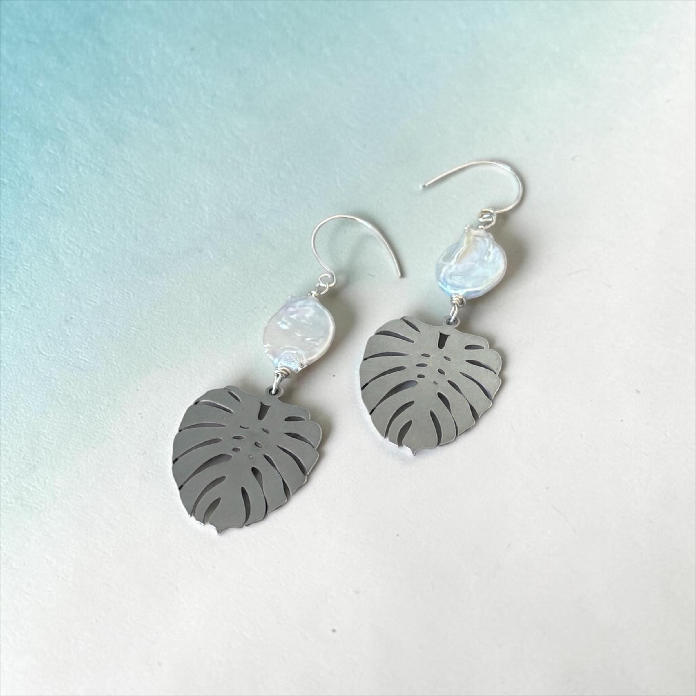 Silver Tropic Pearl Earrings