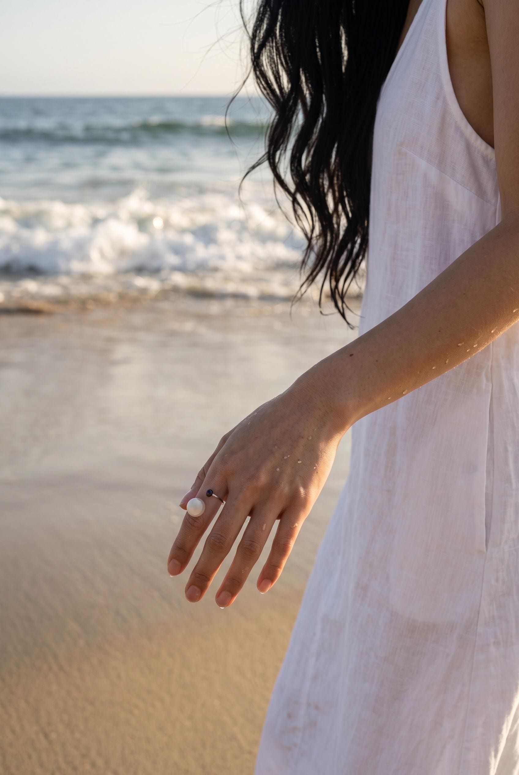 Midnight Pearl Orbit Ring