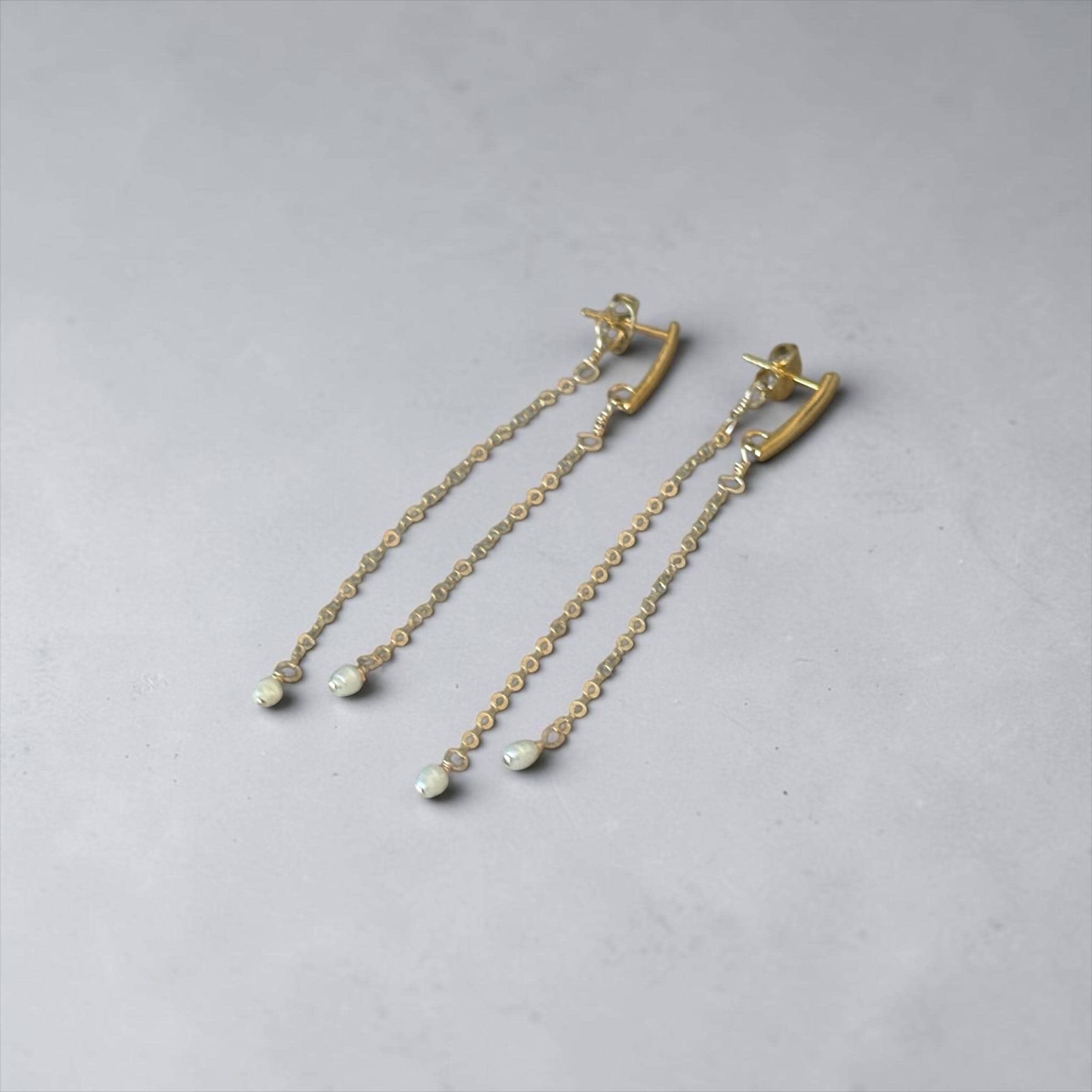 Pearl & Golden Thread Earrings