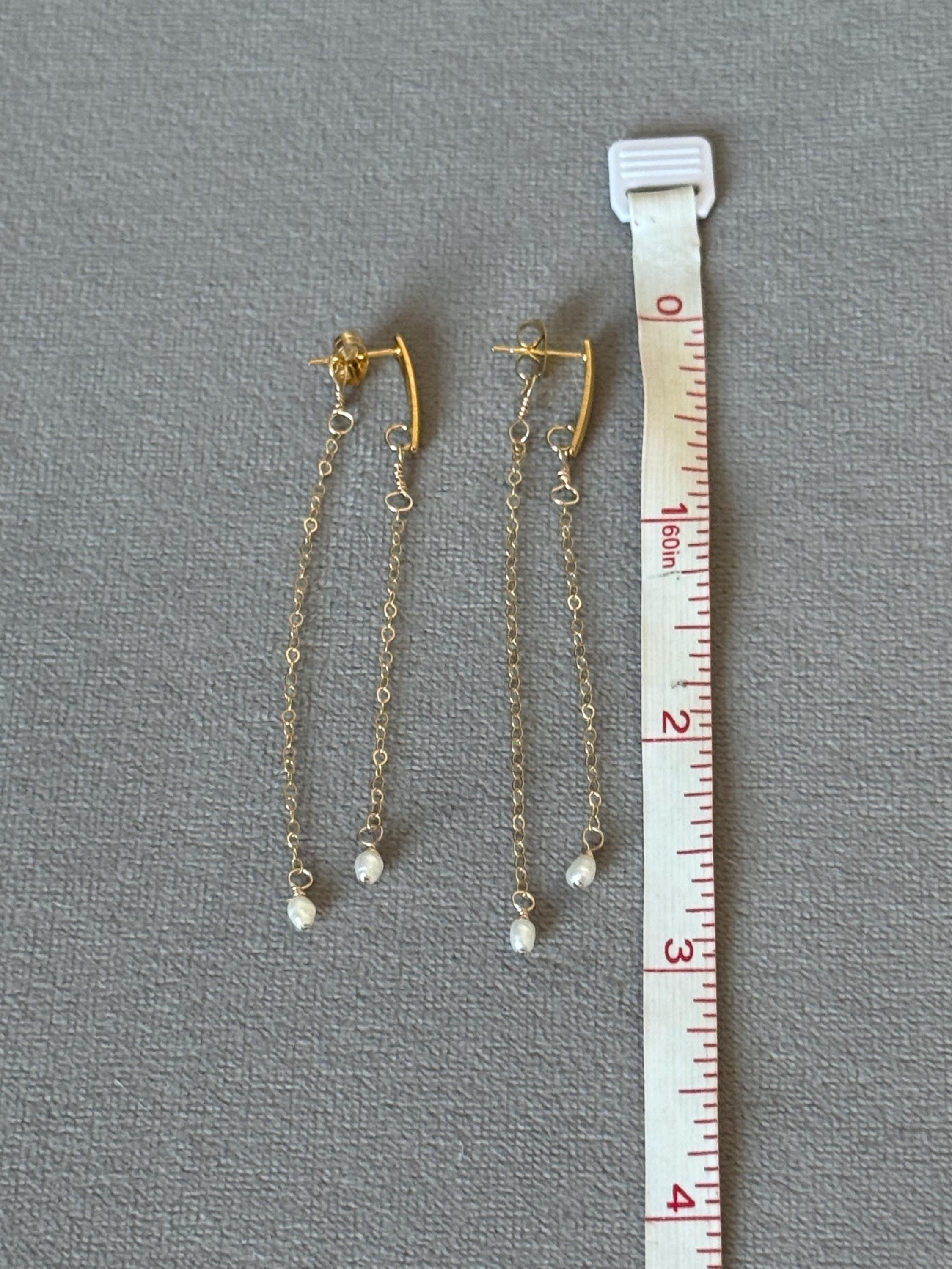 Pearl & Golden Thread Earrings