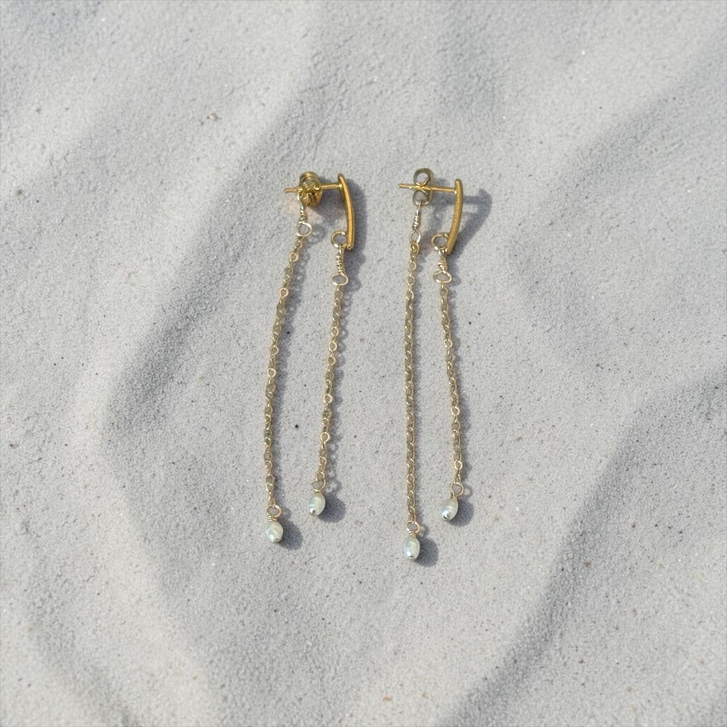 Pearl & Golden Thread Earrings
