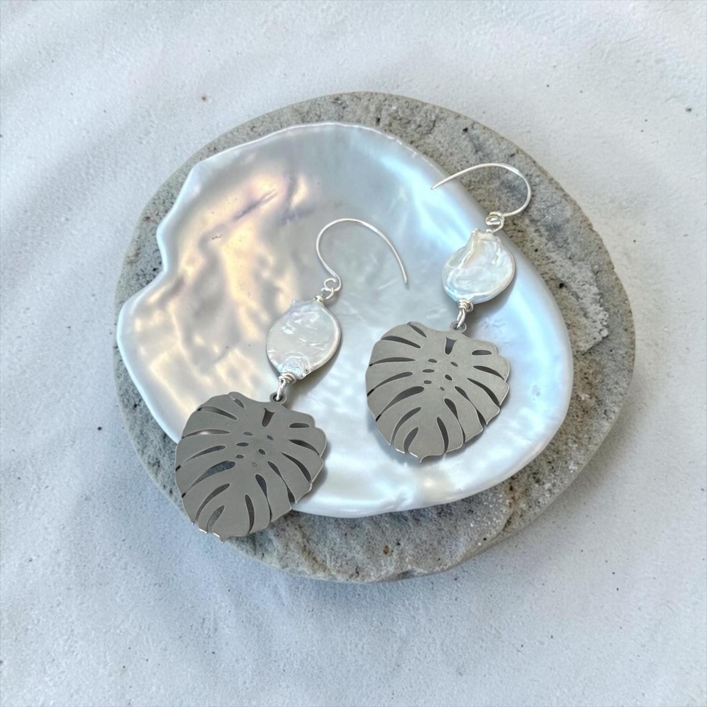 Silver Tropic Pearl Earrings