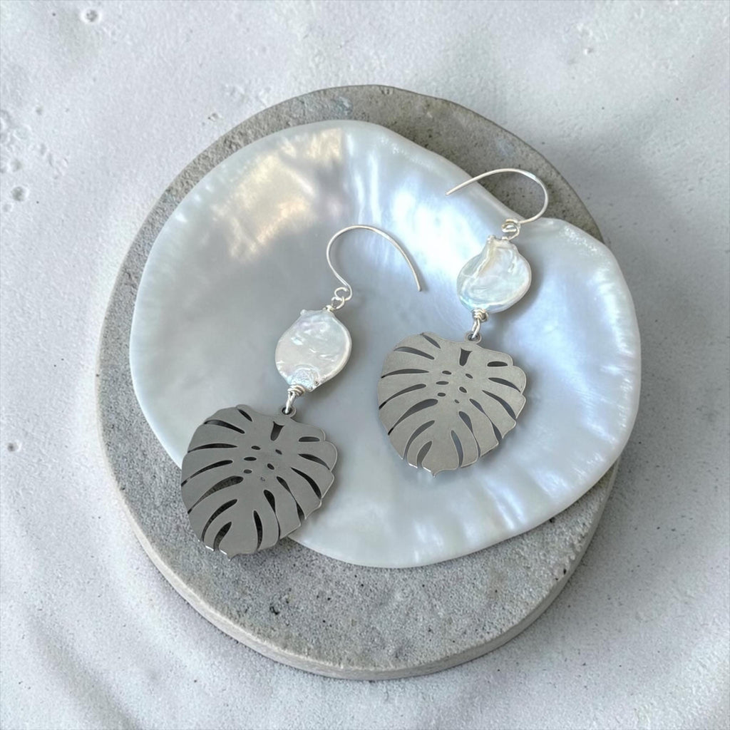 Silver Tropic Pearl Earrings