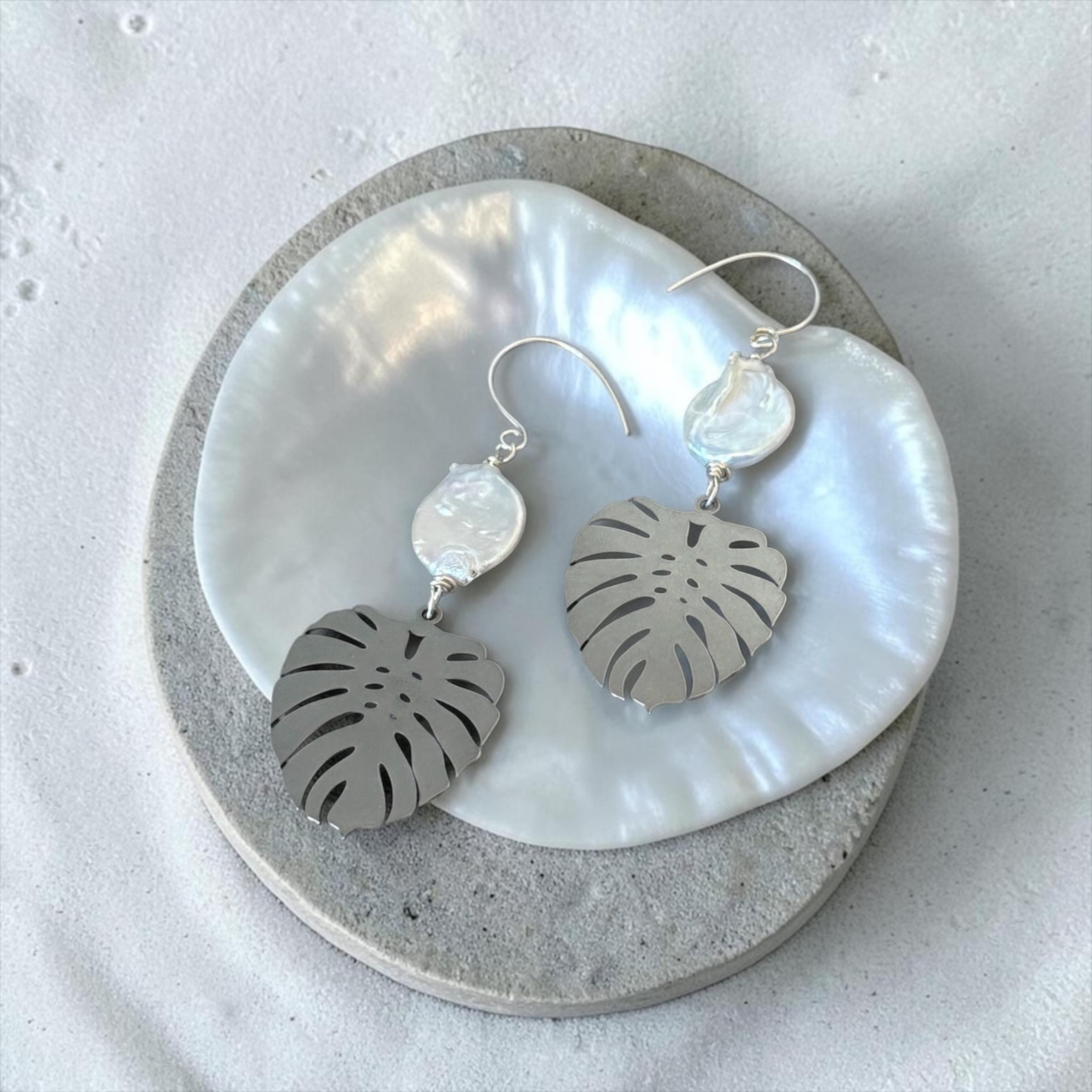 Silver Tropic Pearl Earrings