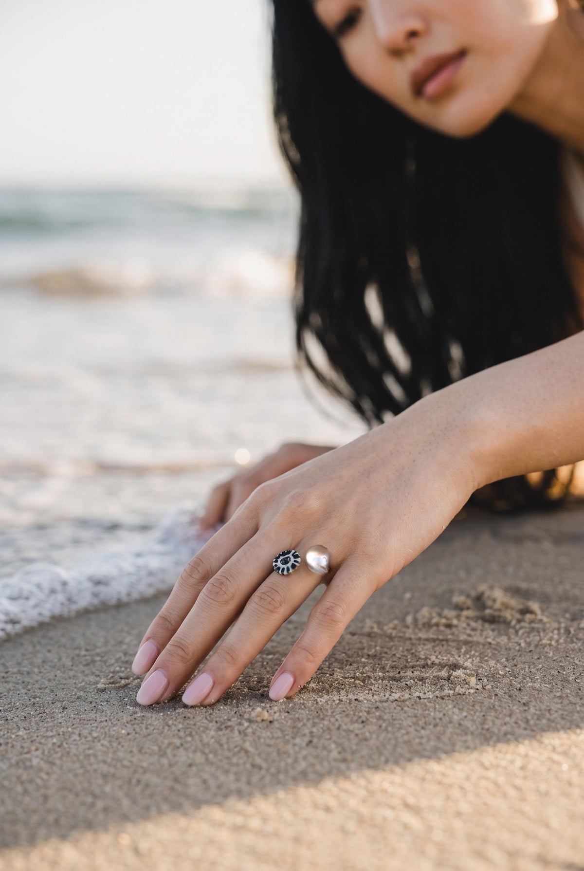 Tidal Relic Opihi & Pearl Hammered Ring