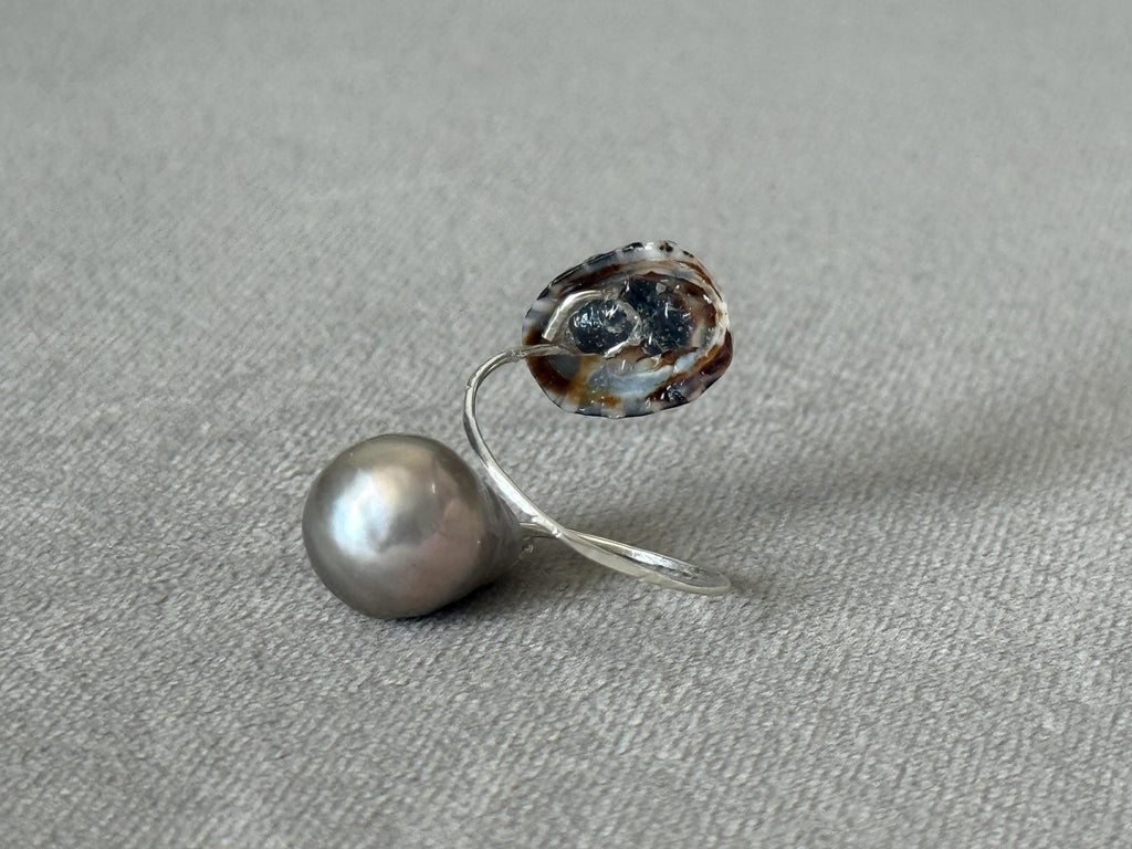 Tidal Relic Opihi & Pearl Hammered Ring